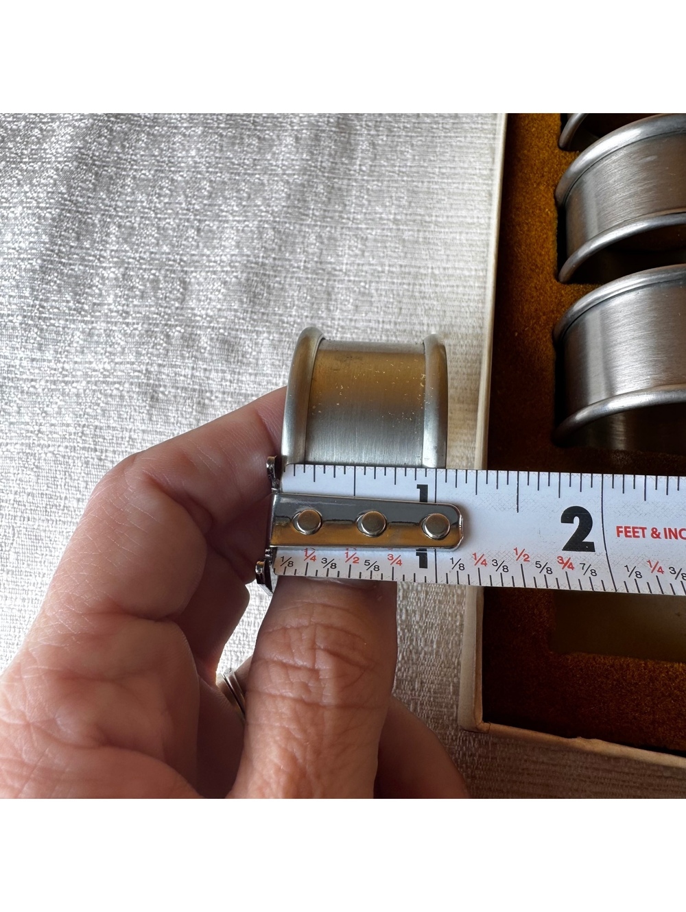 Vintage International Pewter Napkin Bands Set of 4 Wilson & Son Original Box - Picture 7 of 8
